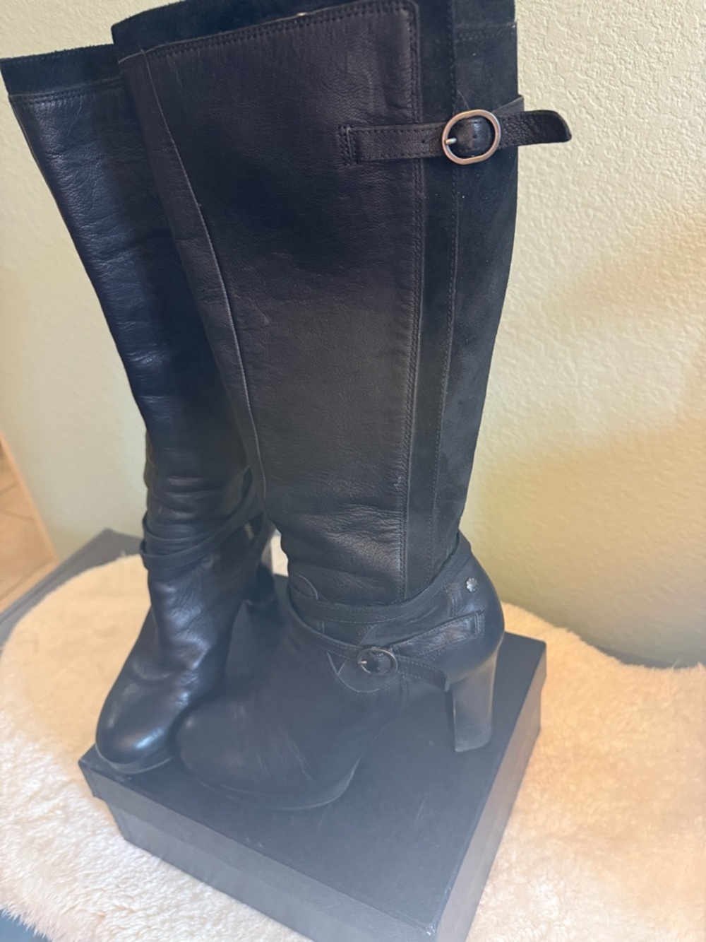 UGG Heel zipper knee high riding Boots 8.5